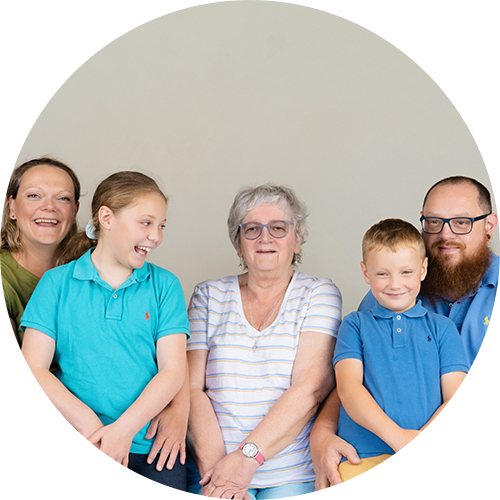 A review of H Jones Photography in Hampshire following a family photoshoot.